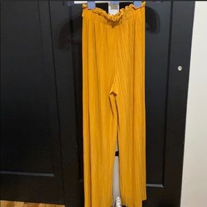 M wide-leg pants